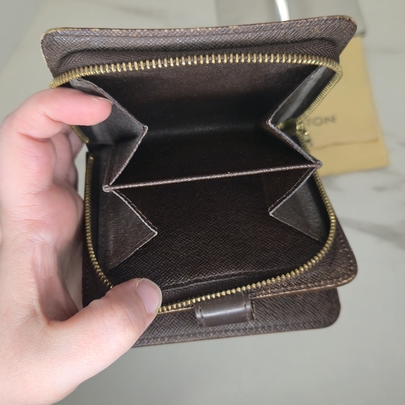 Louis Vuitton Damier Ebene Compact Wallet with Dust Bag - Picture 9 of 10